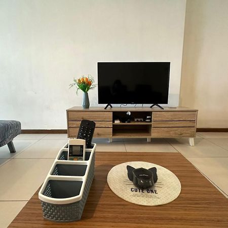 Landmark Stunning High Floor Coast View Studio #Netflix #Fast Wifi Tanjung Tokong Eksteriør bilde