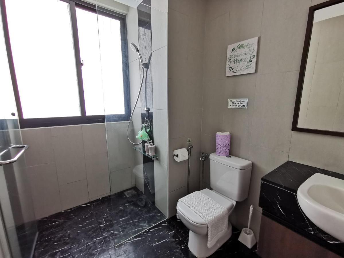 Landmark Stunning High Floor Coast View Studio #Netflix #Fast Wifi Tanjung Tokong Eksteriør bilde