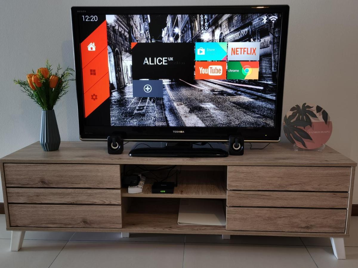Landmark Stunning High Floor Coast View Studio #Netflix #Fast Wifi Tanjung Tokong Eksteriør bilde