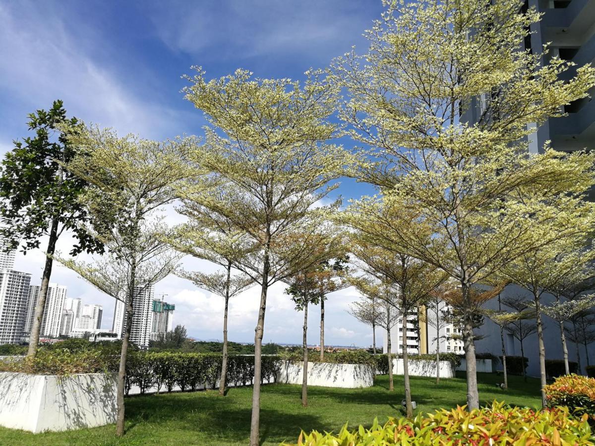 Landmark Stunning High Floor Coast View Studio #Netflix #Fast Wifi Tanjung Tokong Eksteriør bilde