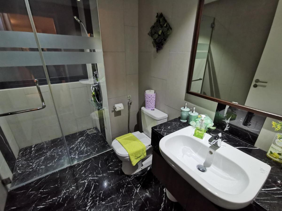 Landmark Stunning High Floor Coast View Studio #Netflix #Fast Wifi Tanjung Tokong Eksteriør bilde